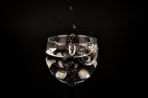 Fallende Tropfen im Glas – KW14/26